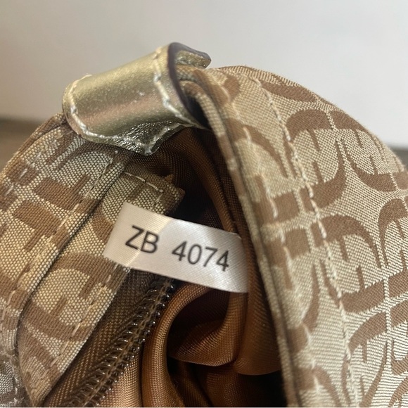 Fossil Vintage Brown Shoulder Bag. Hobo style. Pre-owned. Great condition. - Picture 11 of 15